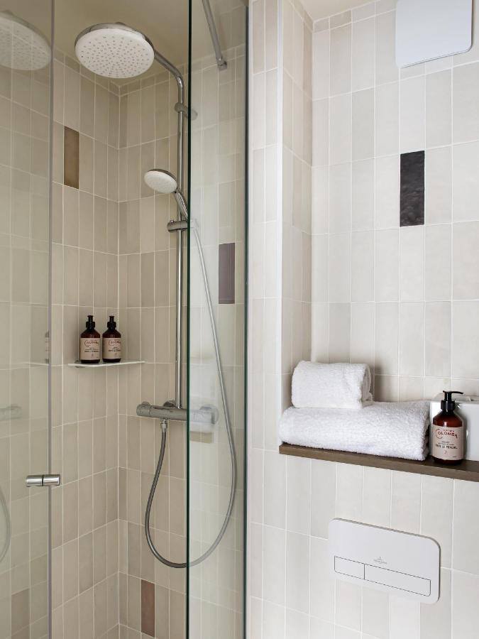 Standard Double Room - La bonne Amie